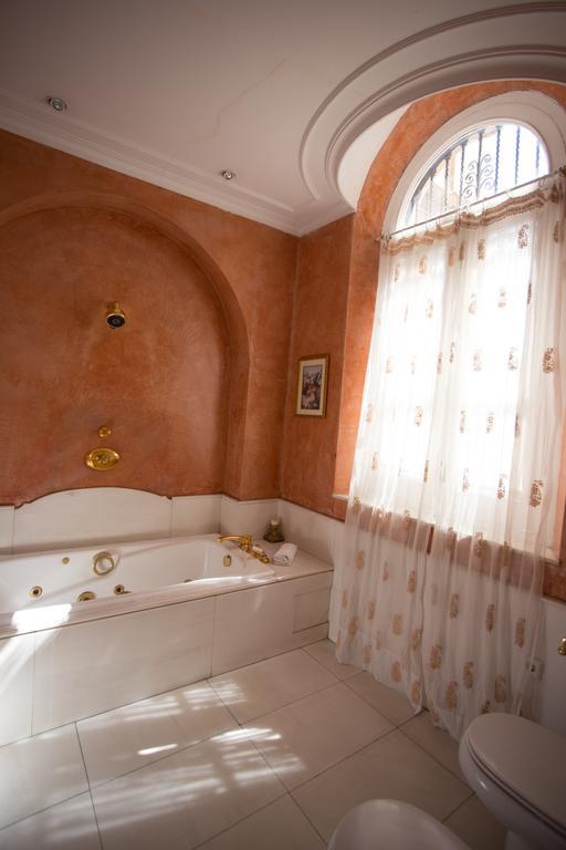 Villa De La Palmera Seville Luaran gambar